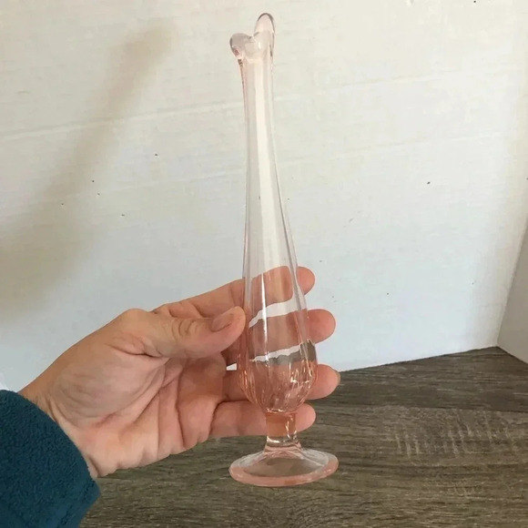 Vintage Pink Bud Vase - Picture 4 of 12